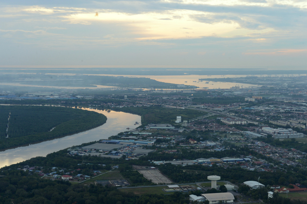 An aerial survey shows the latest situation around the Klang Valley, December 21, 2021. u00e2u20acu201d Bernama pic 