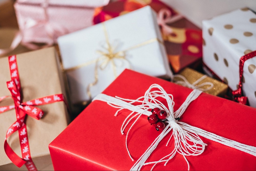Brick and mortar shops may be reopened but the convenience of online shopping is hard to beat. u00e2u20acu2022 Picture from Unsplash