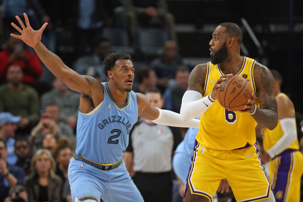 Los Angeles Lakers forward LeBron James (6) controls the ball as Memphis Grizzles forward Xavier Tillman Sr. (2) defends during the second half at FedExForum, Memphis December 9, 2021. u00e2u20acu201d Reuters pic