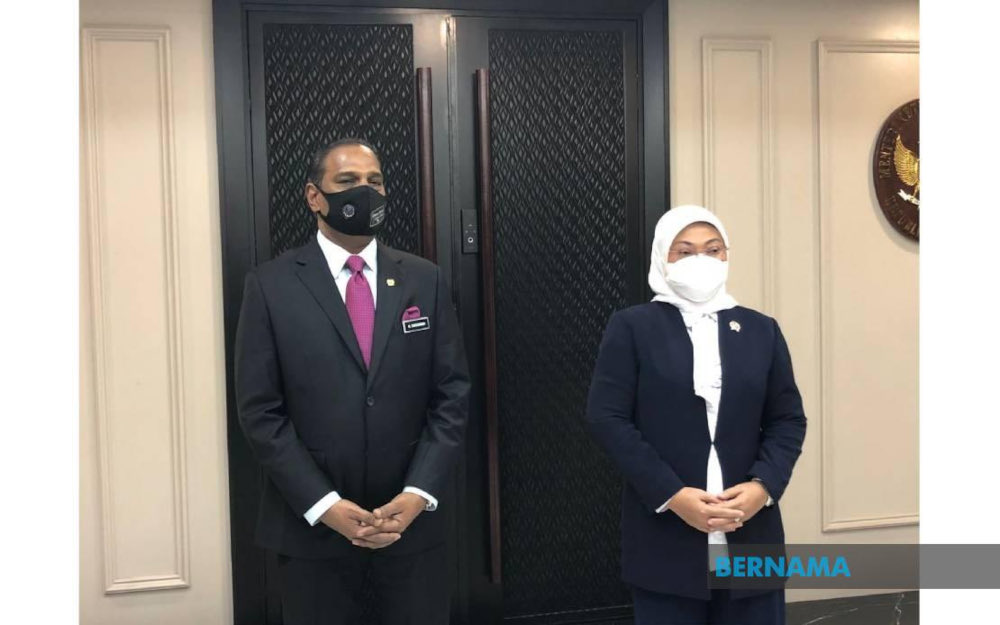 In a statement today, the Human Resources Ministry said the agreement was reached at a meeting between Human Resources Minister (MoHR) Datuk Seri M Saravanan and his counterpart Ida Fauziy in Indonesia. u00e2u20acu201d Picture from Twitter/Bernama 