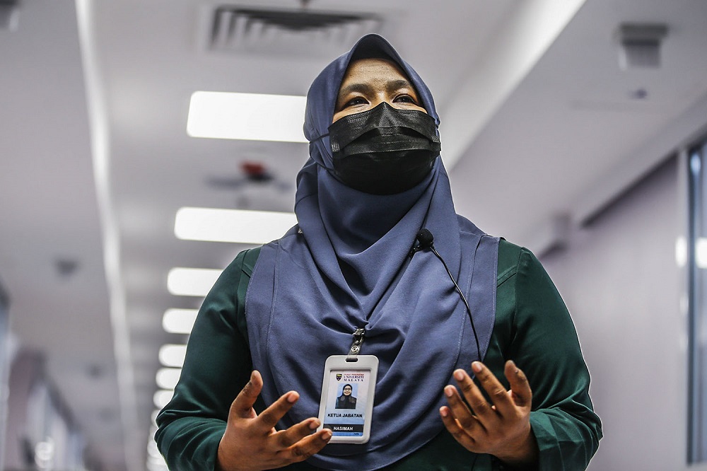 UMMC chief nursing officer Hasimah Zainol looks after over 2,000 nurses at the hospital. ― Picture by Hari Anggara 