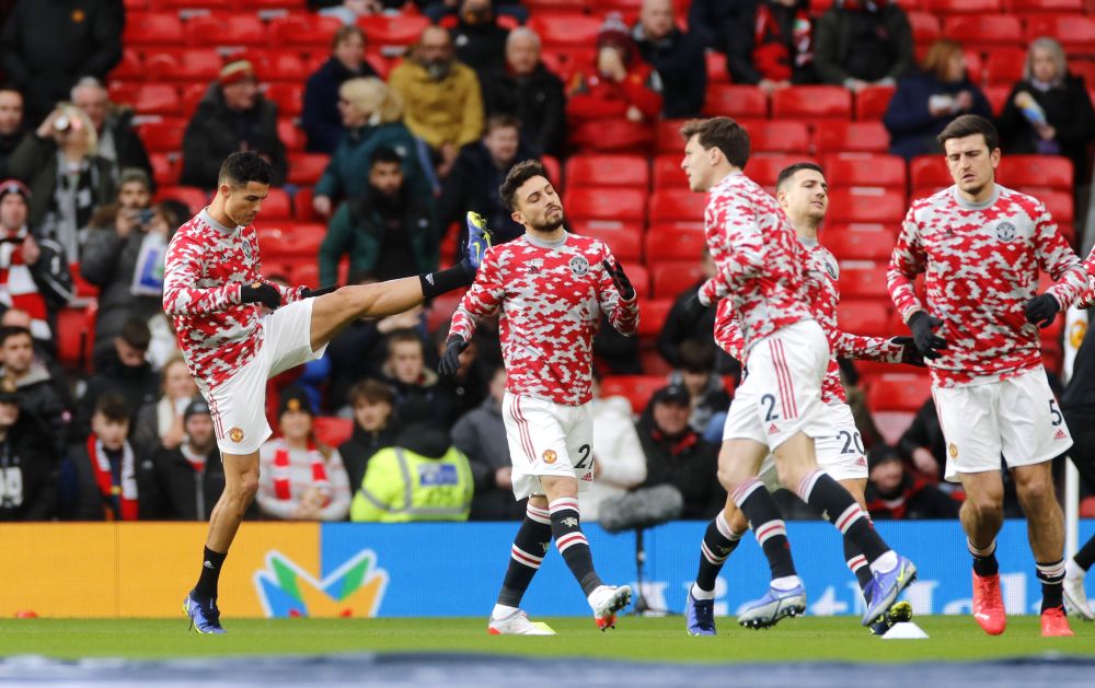 Manchester United's Cristiano Ronaldo, Alex Telles, Victor Lindelof, Diogo Dalot and Harry Maguire during the warm up before the match against Crystal Palace December 5, 2021. u00e2u20acu201d Reuters pic