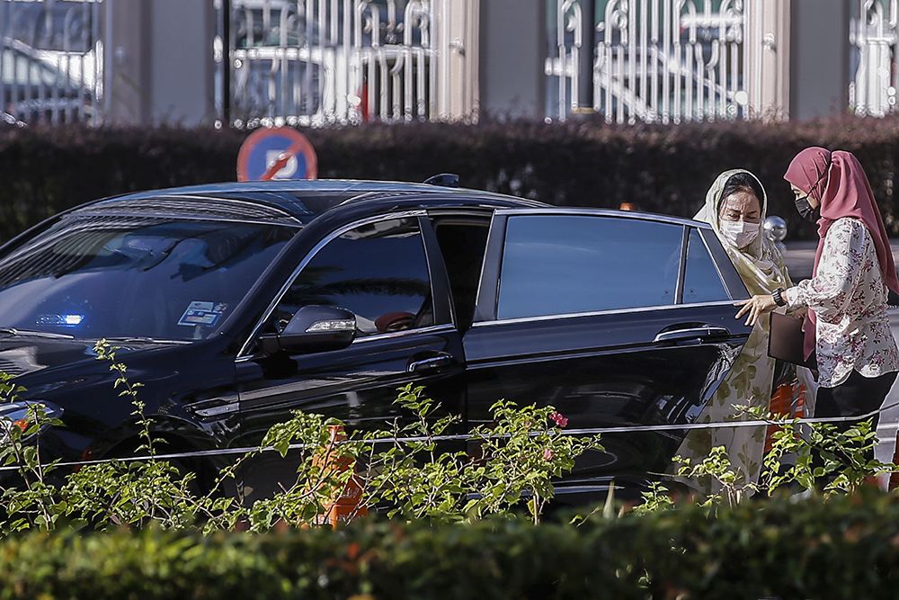 Datin Seri Rosmah Mansor arrives at the Kuala Lumpur High Court December 12, 2021. u00e2u20acu201d Picture by Hari Anggara