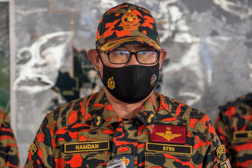 Fire and Rescue Department director-general Datuk Seri Mohammad Hamdan Wahid speaks during a press conference in Shah Alam December 23, 2021. u00e2u20acu201d Picture by Shafwan Zaidon