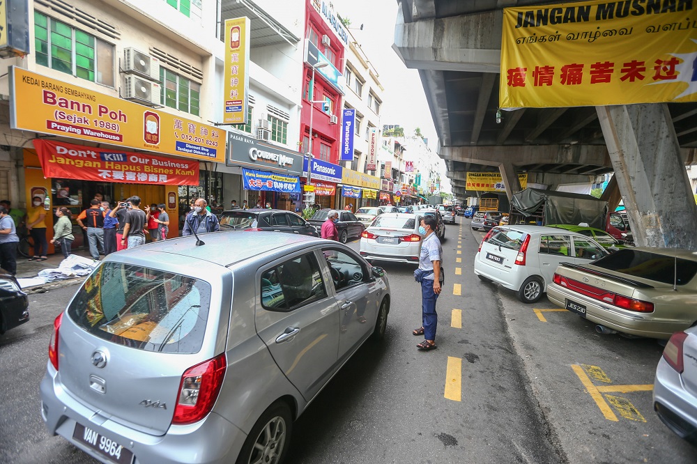 DBKL had reportedly proposed expanding the flyover that connects the Sungai Besi Highway and Kuala Lumpur-Seremban Highway, on both sides but met protest from business owners and traders who claimed they were not consulted.