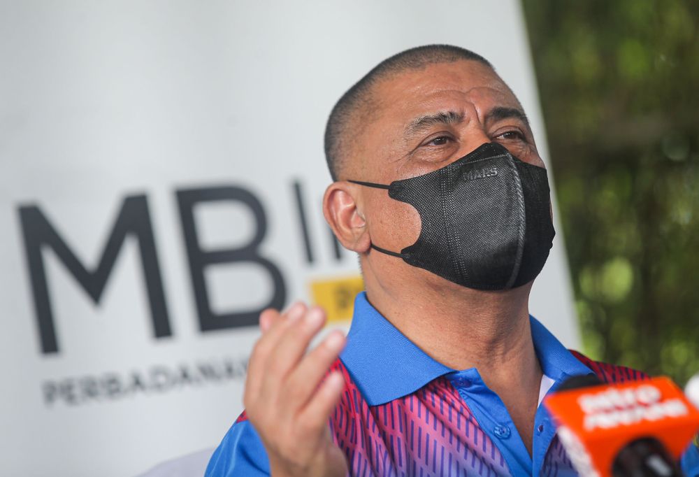 Perak Mentri Besar Datuk Seri Saarani Mohamad speaks to members of the media during a press conference in Tanjung Tualang, Batu Gajah December 9, 2021. u00e2u20acu201d Picture by Farhan Najib