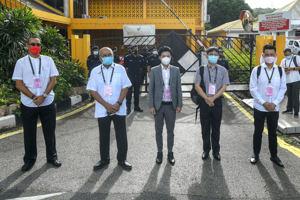 Candidates contesting for the N74 Pujut State Assembly in the 12th Sarawak state election (from left) PSBu00e2u20acu2122s Bruce Chai Khim Cheong, GPSu00e2u20acu2122 Adam Yii Siew Sang, PBKu00e2u20acu2122s Leslie Ting Siong Ngiap, Aspirasiu00e2u20acu2122s Eric Chin Feng Shiong and DAPu00e2u20acu2122s 