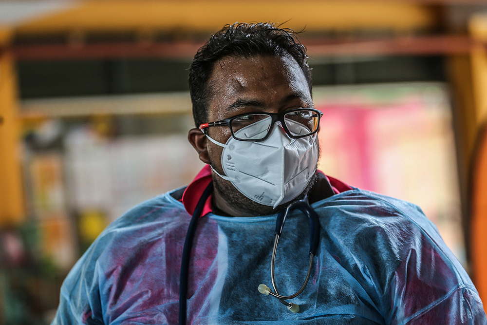 Dr Suthan Kaveri speaks to Malay Mail in Taman Sri Muda in Shah Alam, Selangor December 21, 2021.