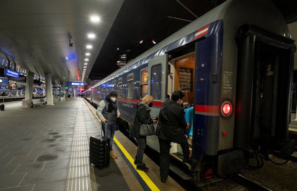 Passengers arrive to board the first Nightjet train between Vienna and Paris at the Central Station in Vienna, Austria. u00e2u20acu201d Picture via ETX Studio
