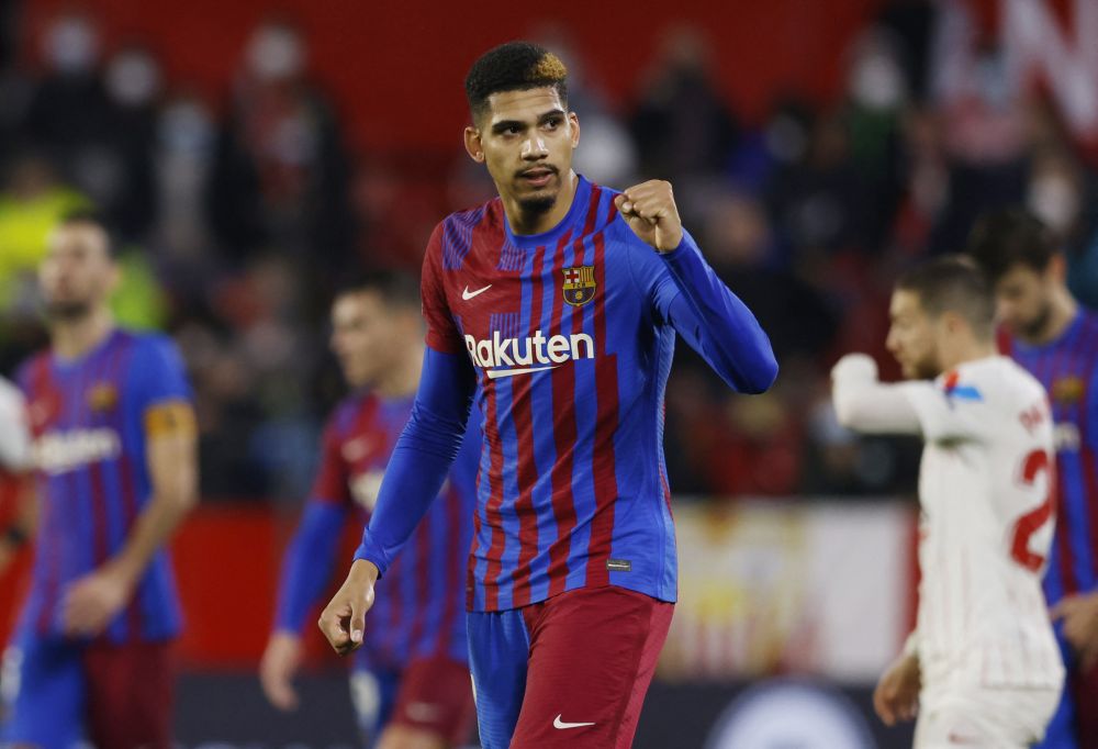 FC Barcelona's Ronald Araujo celebrates scoring their first goal against Sevilla at the Ramon Sanchez Pizjuan, Seville December 21, 2021. u00e2u20acu201d Reuters picnn