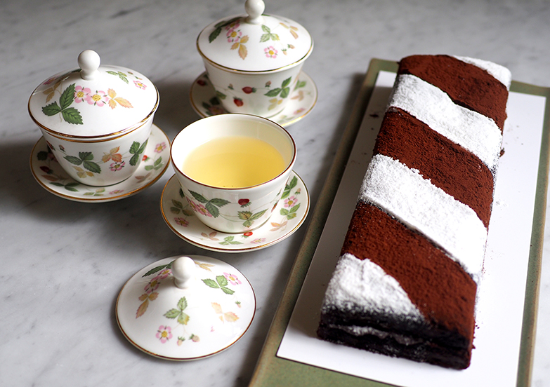 As per requests from their customers, the Bayker Classic is more about cake with a thin layer of chocolate ganache.