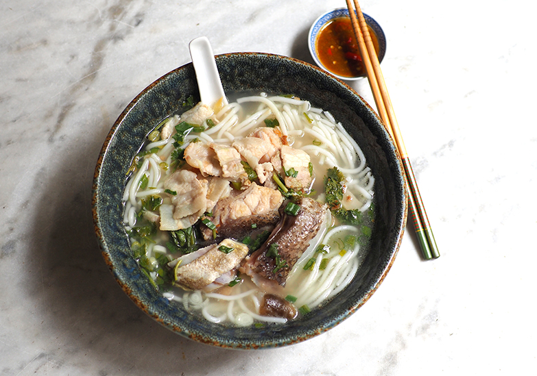 You can get also get clear soup noodles topped with pork belly slices and grouper fish head here.
