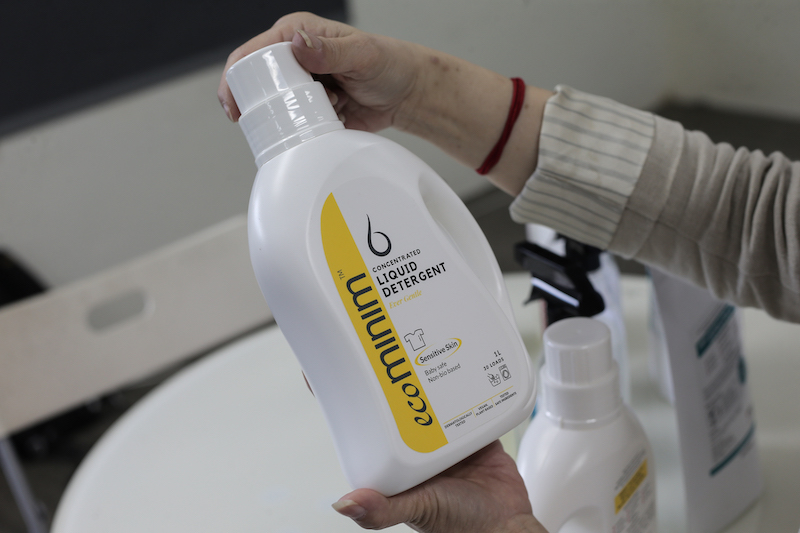 Ecominim does not contain SLES, SLS, formaldehyde, paraben, bleach, phosphates, sulphates and phthalates. — Picture by Ahmad Zamzahuri