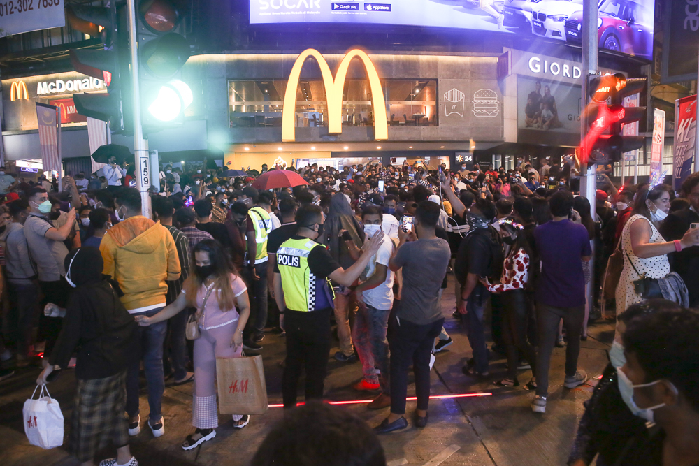 With crowd control measures in place, Noor Delhan said policemen also asked revellers on the streets to move along.