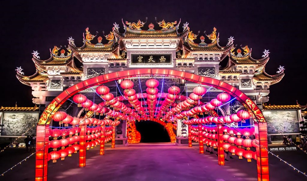 A welcoming display of Chinese traditional lanterns that is an insta-worthy moment. — Picture courtesy of Elven Loo