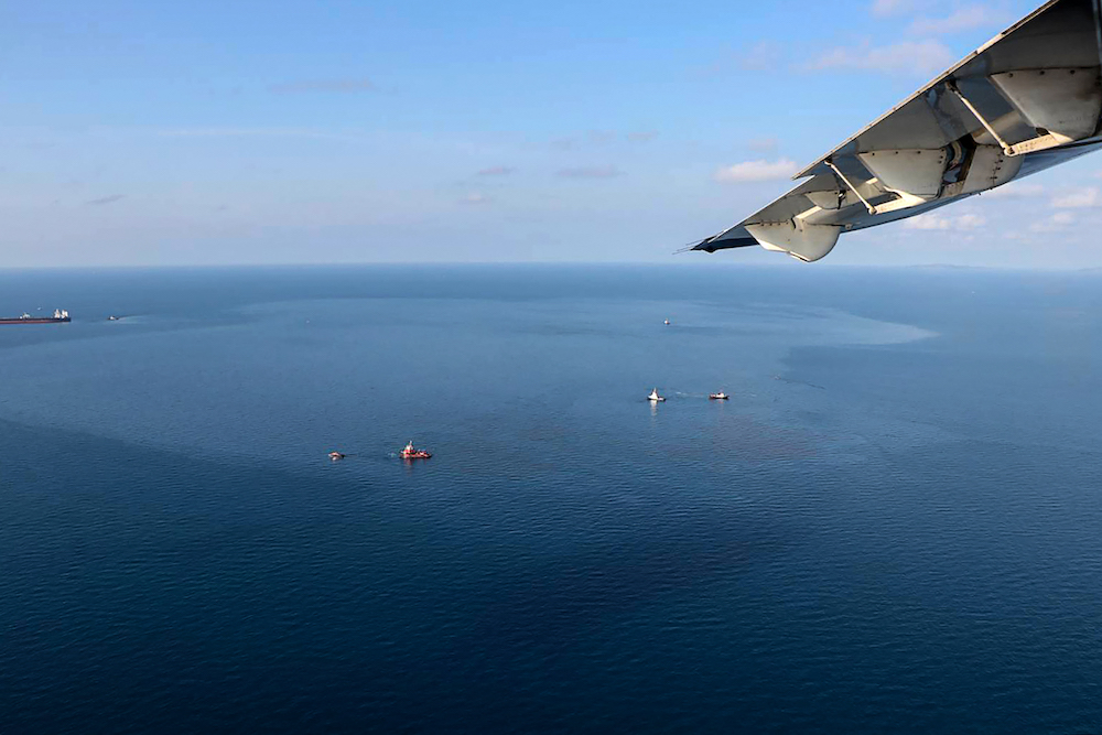 This handout from the Royal Thai Navy shows an aerial view of part of a crude oil spill caused by a leak from an undersea pipeline owned by Star Petroleum Refining Public Company Limited in the Gulf of Thailand, near Rayong. u00e2u20acu201d AFP/Royal Thai Navy pic