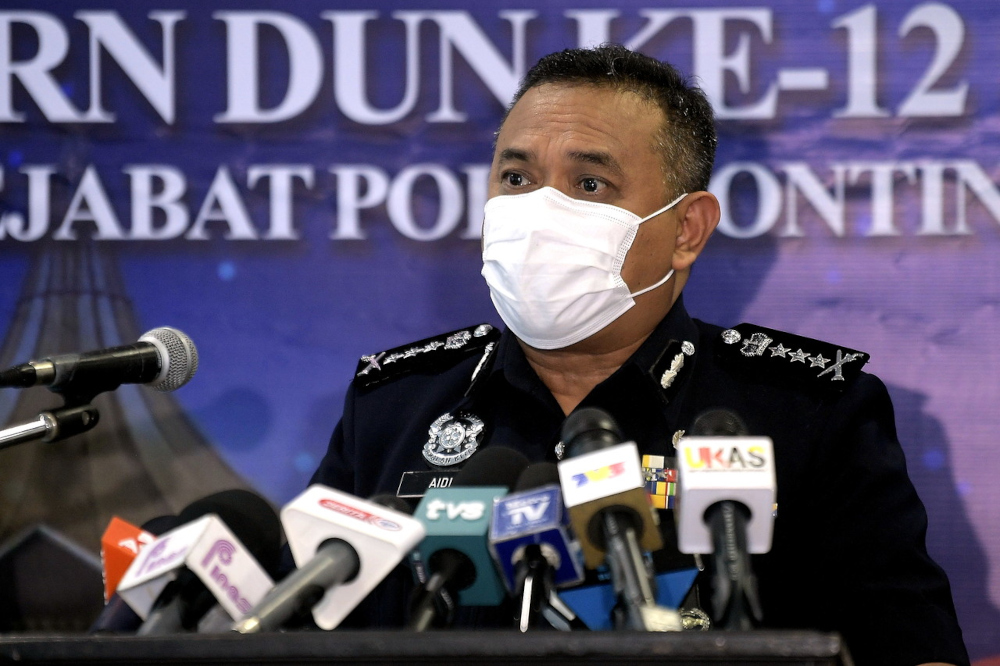 State Police Commissioner Datuk Aidi lsmail said at a news conference here today that all the operations rooms in each district had been operating round the clock to monitor the situation in the flood-prone areas. u00e2u20acu201d Bernama pic 