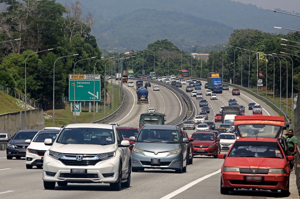 A general view of traffic along the Northu00e2u20acu201cSouth Expressway in Seremban January 29, 2022. u00e2u20acu201d Bernama pic
