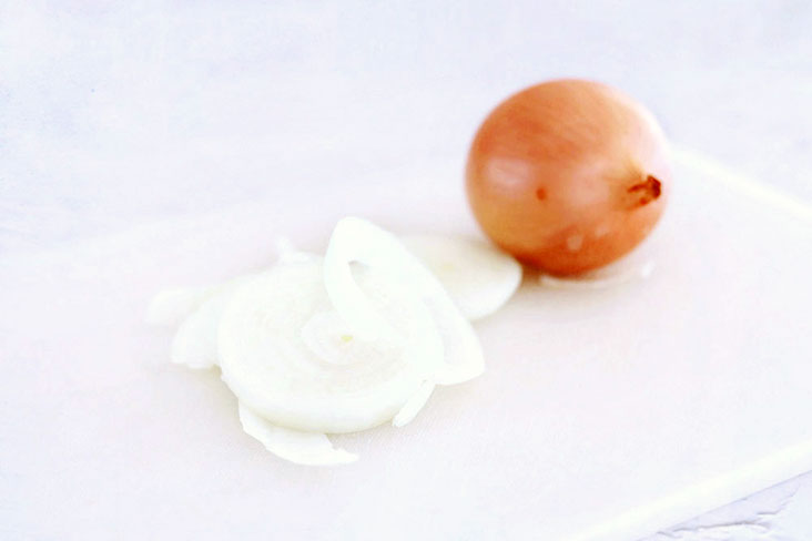 You’d want big or yellow onions for this recipe rather than red ones or shallots.