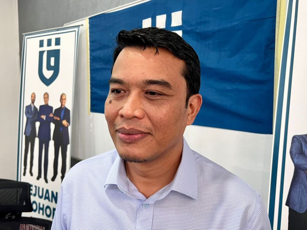 Nornekman described the Kempas community as being close-knit and many still remembered his late fatheru00e2u20acu2122s work.  u00e2u20acu201d Picture by Ben Tan