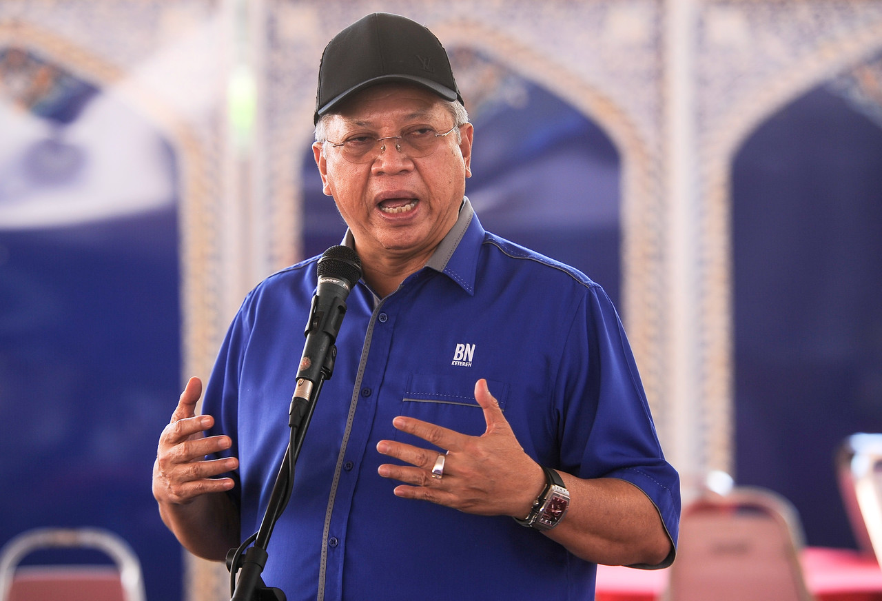 Minister of Communications and Multimedia Tan Sri Annuar Musa speaking at a gathering with local leaders at the Seri Pekembar Complex in Pagoh, January 29, 2022. u00e2u20acu201d Bernama pic