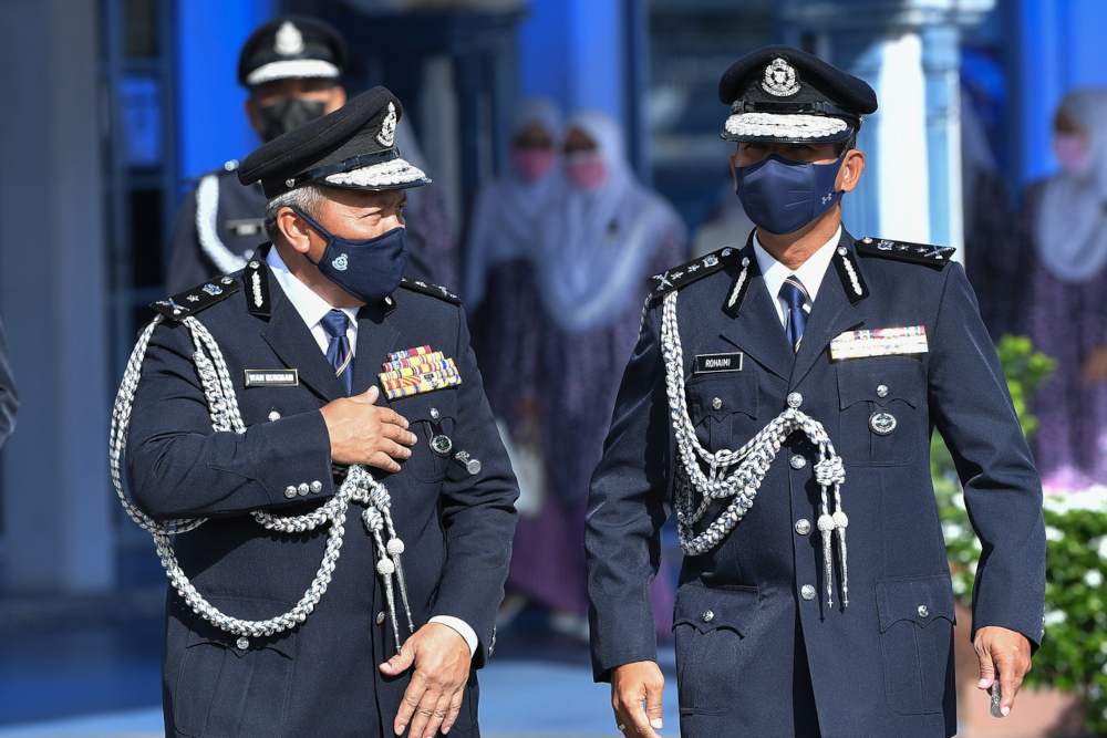Terengganu Police chief Datuk Rohaimi Md Isa (right) with the stateu00e2u20acu2122s new deputy police chief SAC Wan Rukman Wan Hassan at the Terengganu contingent police headquarters, January 12, 2022. u00e2u20acu201d Bernama pic 