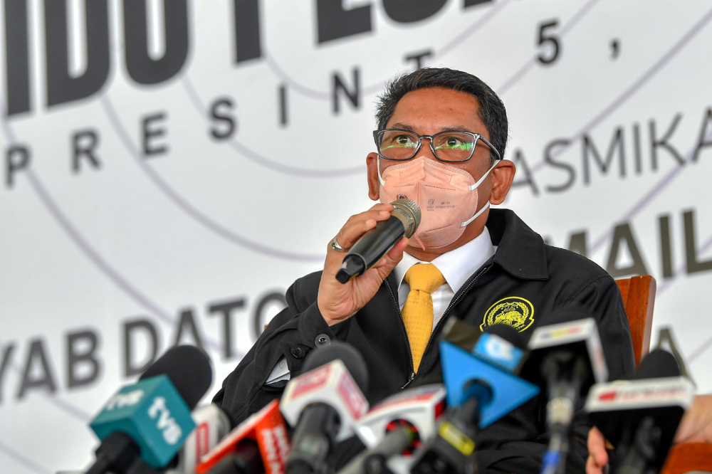 Youth and Sports Minister Datuk Seri Ahmad Faizal Azumu speaks at a news conference in conjunction with the groundbreaking ceremony for the new FAM headquarters in Precinct 5, Putrajaya, January 17, 2022. u00e2u20acu201d Bernama pic 
