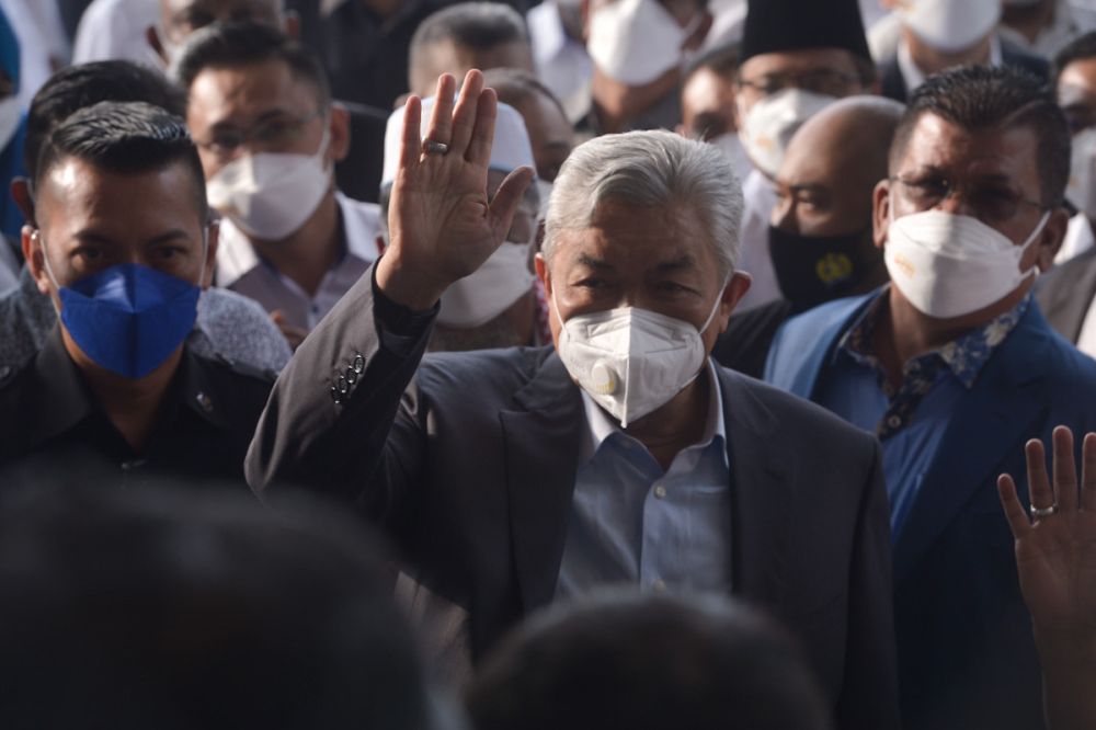 Datuk Seri Ahmad Zahid Hamidi arrives at the Kuala Lumpur High Court January 24, 2022. u00e2u20acu201d Picture by Miera Zulyana