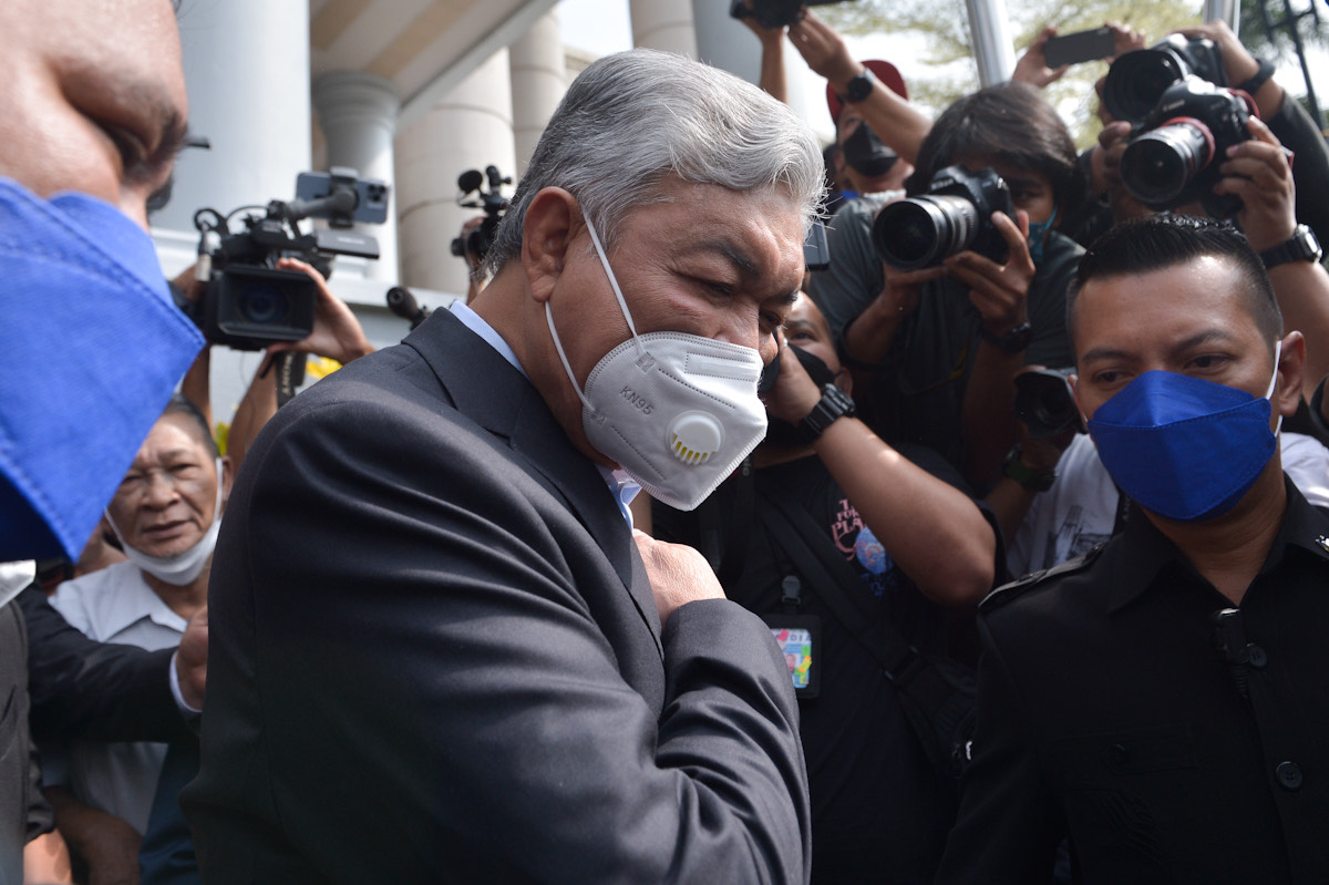 Datuk Seri Ahmad Zahid Hamidi is pictured at the Kuala Lumpur High Court on January 24, 2022. u00e2u20acu201d Picture by Miera Zulyanann