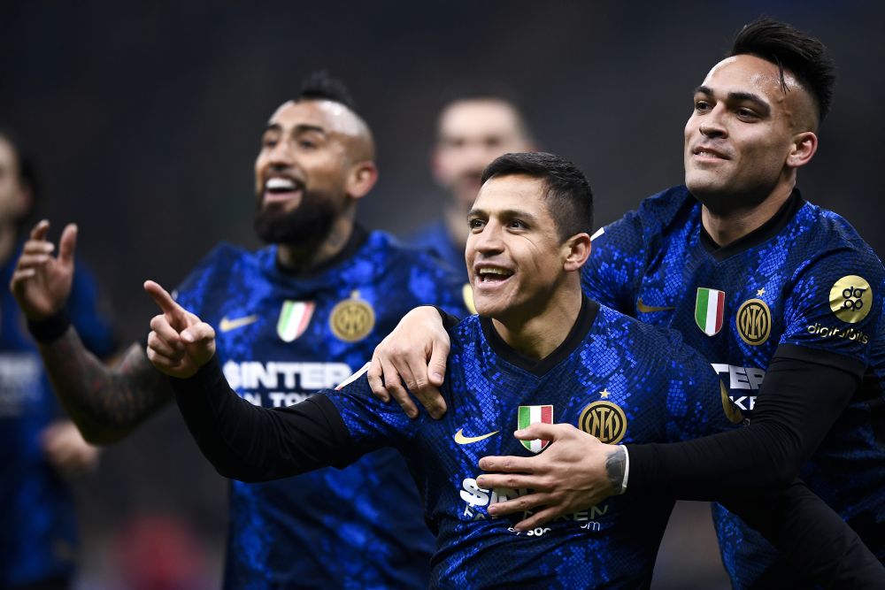 Alexis Sanchez of FC Internazionale celebrates after scoring a goal during the Coppa Italia football match with Empoli in Milan January 19, 2022. u00e2u20acu201d Reuters picnn