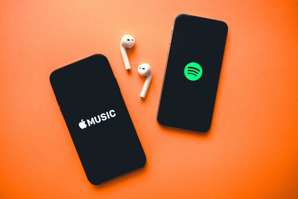 More and more music lovers around the world are subscribing to a music streaming service. u00e2u20acu201d Picture via ETX Studio
