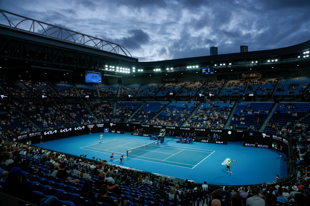 The crowd watches as Germanyu00e2u20acu2122s Alexander Zverev (left) hits a return against Germanyu00e2u20acu2122s Daniel Altmaier during their menu00e2u20acu2122s singles match on day one of the Australian Open tennis tournament in Melbourne, January 17, 2022. u00e2u20acu201d AFP pic 