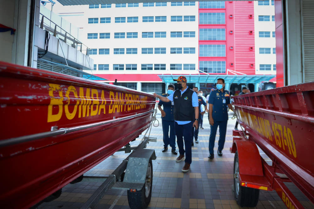 Datuk Seri Reezal Merican Naina Merican said the Fire and Rescue Departmentu00e2u20acu2122s  preparedness is at the optimum level throughout the north-east monsoon season. u00e2u20acu201d Picture via Twitter/Bernama