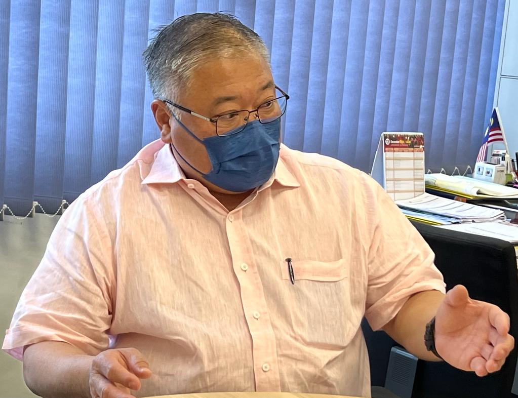 Bintulu MP Datuk Seri Tiong King Sing demanded Health Minister Khairy Jamaluddin explain the disproportionate reaction to Chinau00e2u20acu2122s Covid-19 vaccine and containment strategies. u00e2u20acu2022 Borneo Post pic