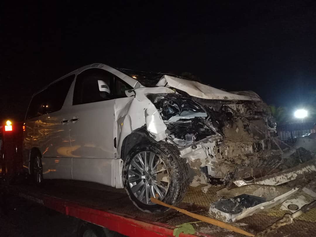 Amran said preliminary investigation found that the incident occurred when Dollahu00e2u20acu2122s son-in-law lost control of the vehicle, causing it to veer into the opposite lane and almost plunged into a ravine before stopping. u00e2u20acu201d Picture via Twitter