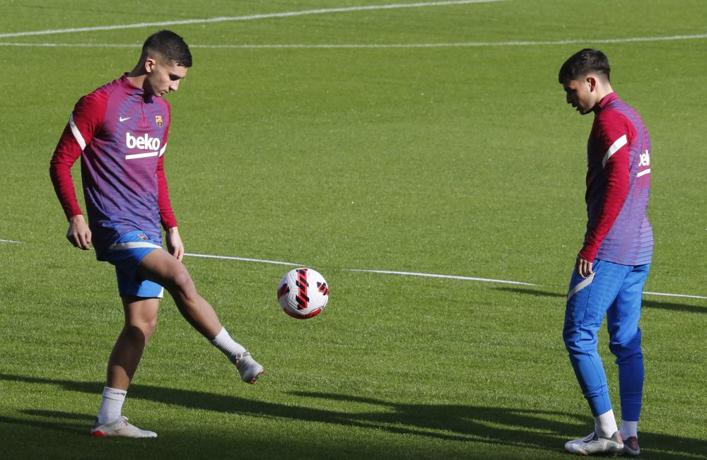 FC Barcelona's Ferran Torres (left) and Pedri during training at Cam Nou, Barcelona January 3, 2022. u00e2u20acu201d Reuters picnn