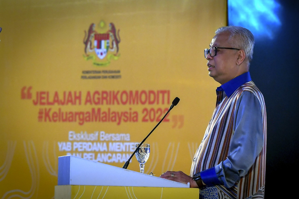 Prime Minister Datuk Seri Ismail Sabri Yaakob delivering his speech at the launch of the Keluarga Malaysia Agricommodity tour programme in Putrajaya, January 19, 2022. u00e2u20acu201d Bernama pic 