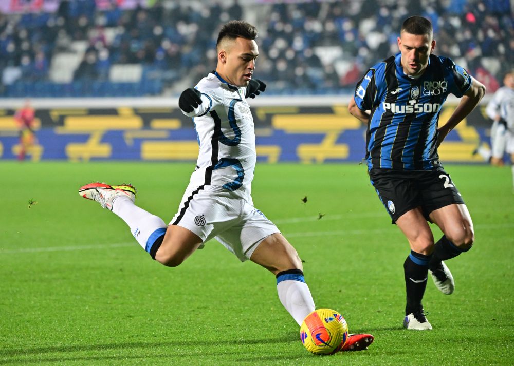 Inter Milan's Lautaro Martinez in action with Atalanta's Merih Demiral at Stadio Atleti Azzurri, Bergamo January 16, 2022. u00e2u20acu201d Reuters picnn