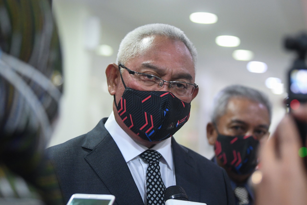 Tan Sri Noh Omar said the information will be obtained from the local authorities, the Hawkers and Petty Traders Association, as well as the Small and Medium Enterprises Association so that the aid can be disbursed as soon as possible. u00e2u20acu201d Bernama pic 