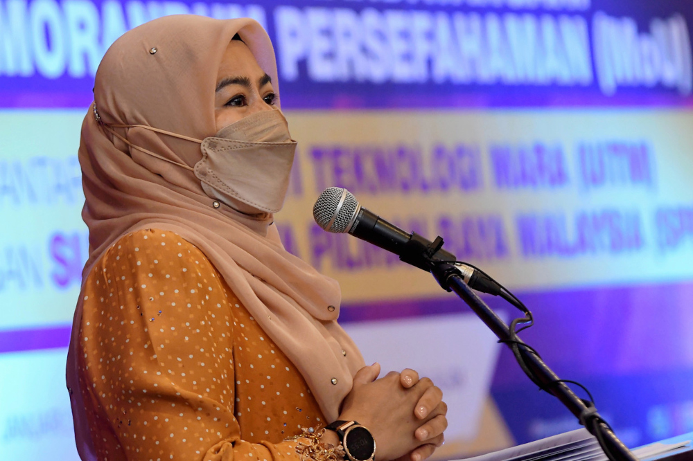 Higher Education Minister Datuk Seri Noraini Ahmad speaking at the MoU signing ceremony between UiTM and EC in Shah Alam, January 27, 2022. u00e2u20acu201d Bernama pic 