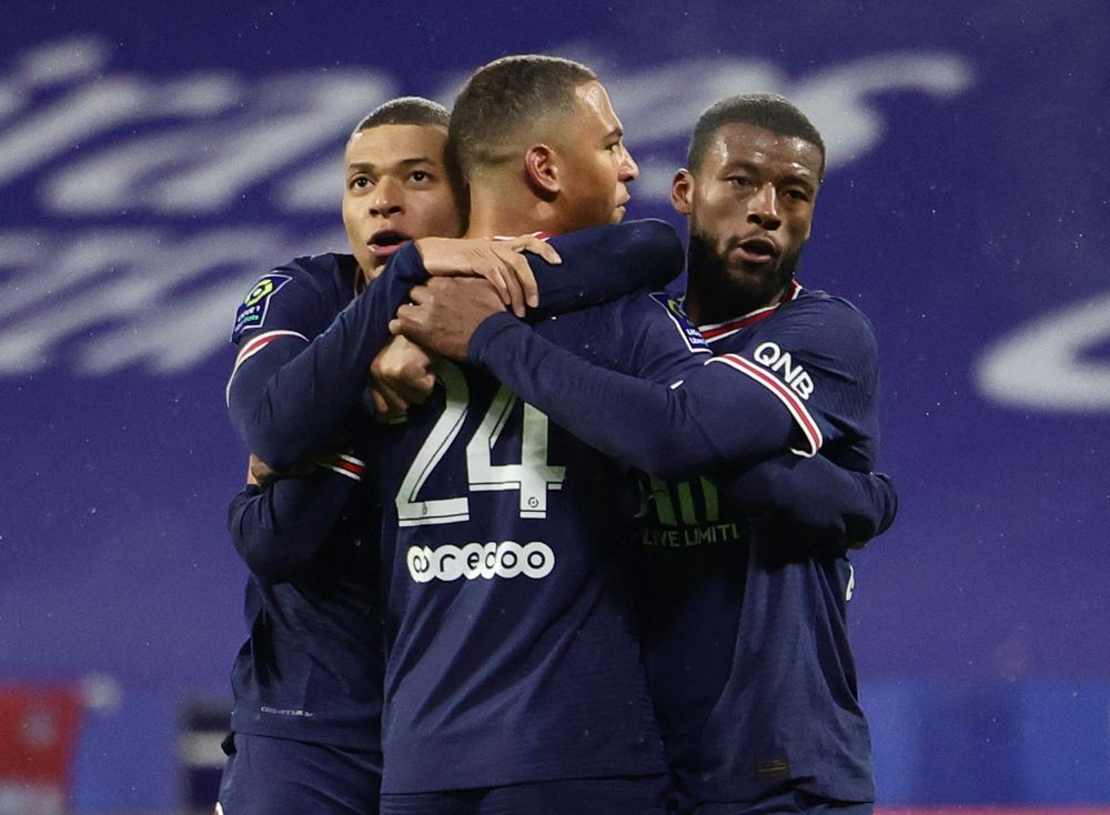 Paris St Germain's Thilo Kehrer (24) celebrates scoring their first goal with teammates at the Groupama Stadium in Lyon January 9, 2022. u00e2u20acu201d Reuters pic