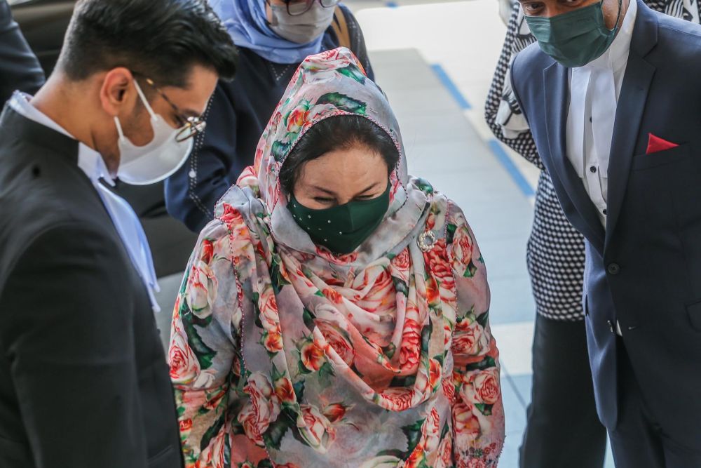 Datin Seri Rosmah Mansor arrives at the Kuala Lumpur High Court January 12, 2022. u00e2u20acu201d Picture by Hari Anggara