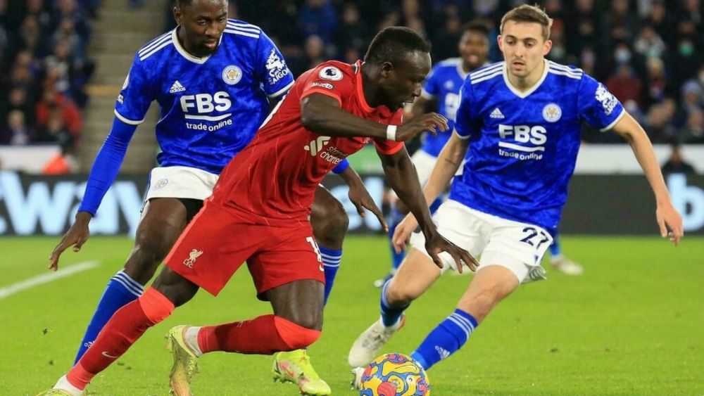 Senegal star Sadio Mane (centre) is surrounded by Leicester City opponents while playing for Liverpool in a Premier League match last week. u00e2u20acu201d AFP pic