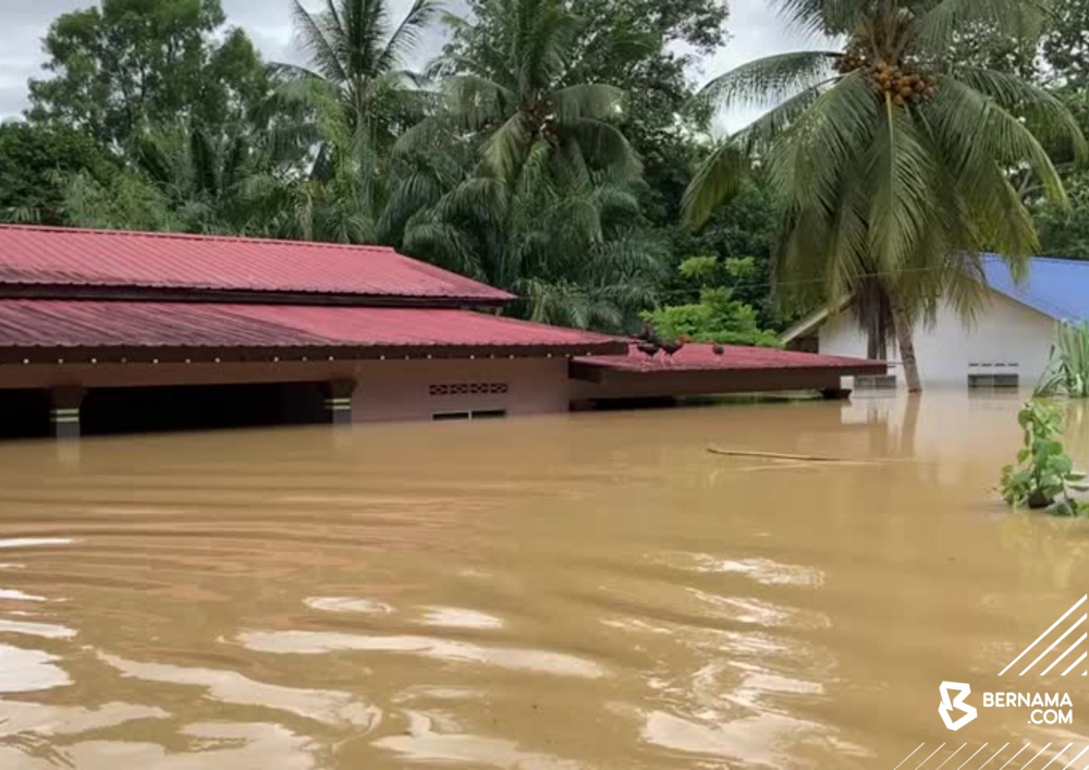 Kampung Spang Loi in Segamat, Johor inundated with floodwater, January 4, 2022. u00e2u20acu201d Picture from Twitter/Bernama 