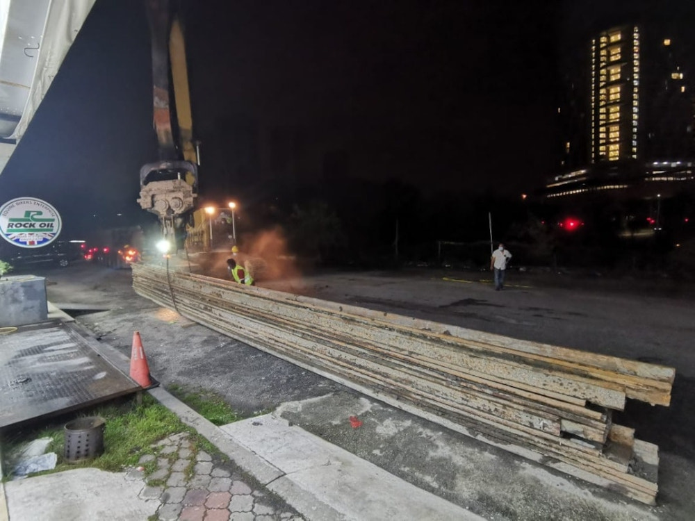 Petaling district officer Datuk Johary Anuar said works to install the piles were being carried out by the contractor appointed by MBSJ since last night as a safety measure. u00e2u20acu201d Picture from Facebook/Majlis Bandaraya Subang Jaya