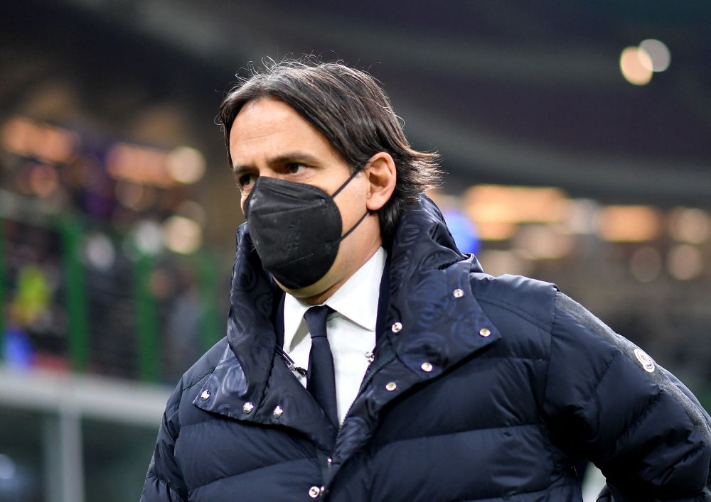 Inter Milan coach Simone Inzaghi wearing a protective face mask before the match against Venezia at San Siro, Milan January 22, 2022. u00e2u20acu201d Reuters pic
