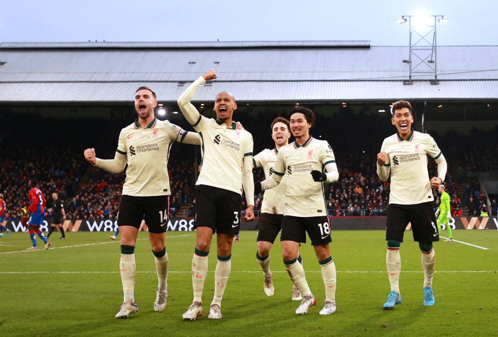 Liverpool's Fabinho (second from left) celebrates scoring their third goal against Crystal Palace with teammates at Selhurst Park, London January 23, 2022. u00e2u20acu201d Reuters pic