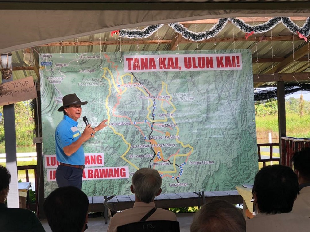 Baru speaks during a meeting with the Lun Bawang community on Saturday. u00e2u20acu201d Borneo Post Online pic