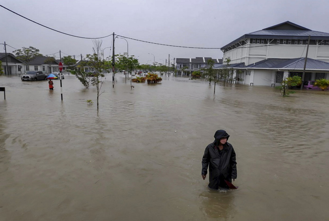 Taman Perumahan Prima, Lubuk Jong is seen flooded after heavy rain today on February 27, 2022.nu00e2u20acu201d Bernama picn