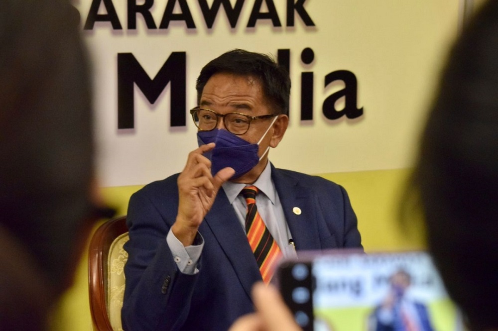 According to Sarawak Tourism, Creative Industry and Performing Arts Minister Datuk Seri Abdul Karim Rahman Hamzah, Sarawak was already seeing an increase in the number of travellers. u00e2u20acu201d Borneo Post Online pic